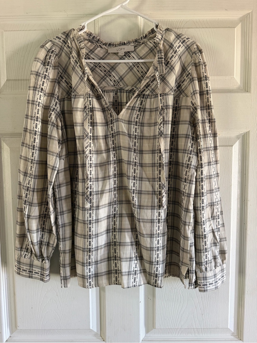 LOFT Cream and Black Plaid Casual Button-Down Shirt